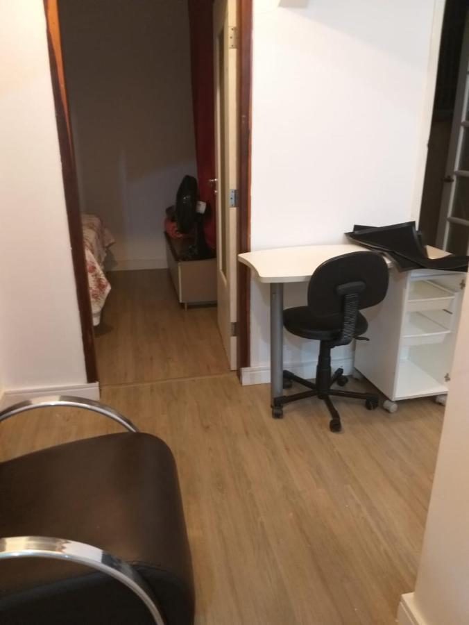 Kitnet Espacosa E Bem Localizada - Proximo Ao E Centro De Eventos Cascavel (Parana)